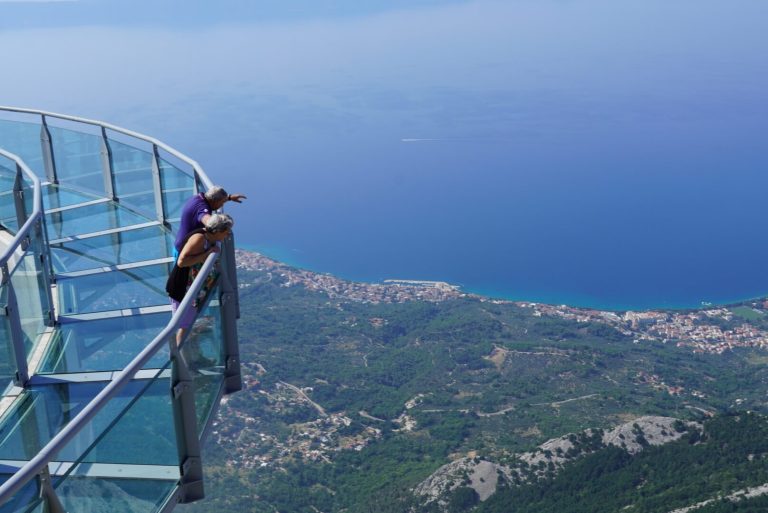 SPECTACULAR SKYWALK VIEWS